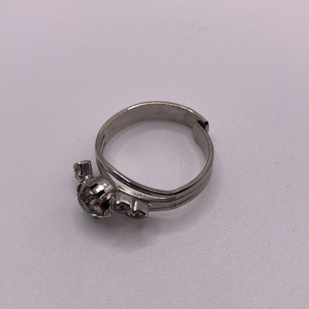 Vintage Rhinestone Ring - Picture 3 of 6